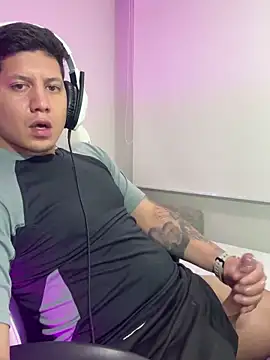 _robertobaggioo's cam snapshot