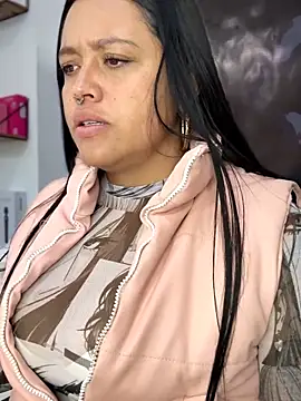 -Mia1's cam snapshot