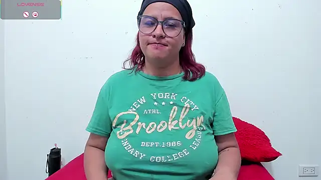 hazel_34 live sex cam