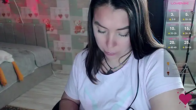 Korolek12 live sex cam