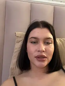 KikiWatson live sex cam