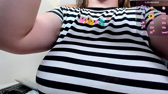 katherinn_gomezz's cam snapshot