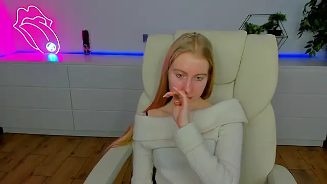 Alina_Blonde's cam snapshot