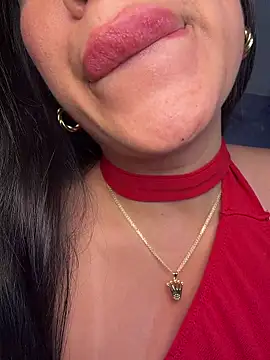 kiim_taaylor live sex cam