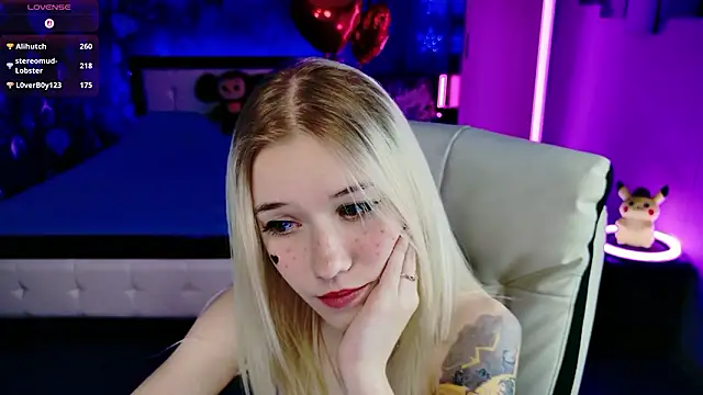 NaomiHita live sex cam