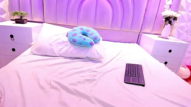 smiling_angeel's cam snapshot