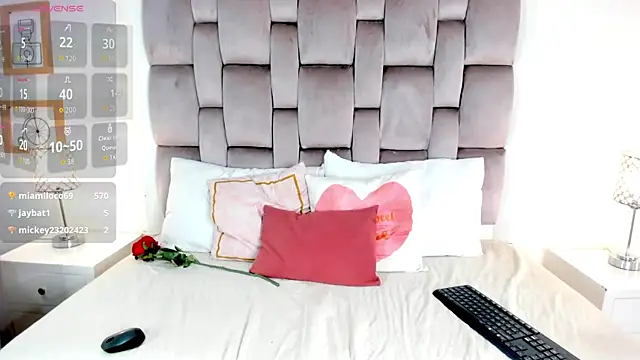 zharia_lux_25's cam snapshot