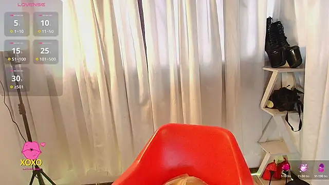 LatexDevil_Blondie's cam snapshot