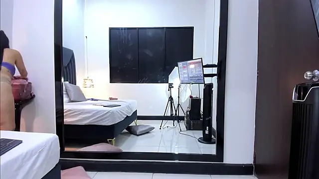 EmilyKartters's cam snapshot