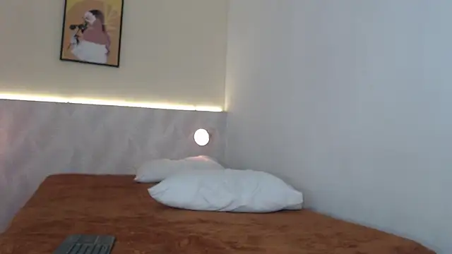 Avrilhill18's cam snapshot