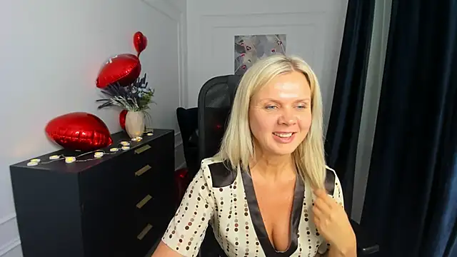 AgathaKlouin live sex cam