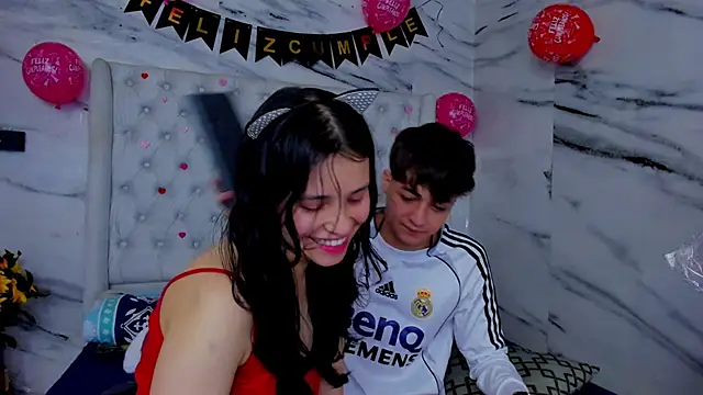 Ari_and_Storm's cam snapshot