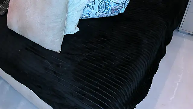 kiana_cream live sex cam