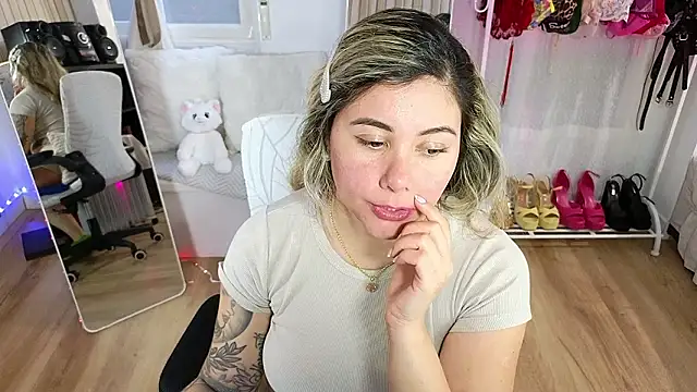 Tawny_cox's cam snapshot