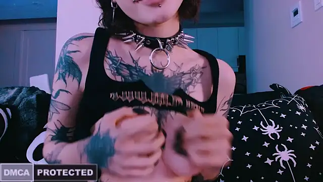 NaughtyLittleFox's cam snapshot