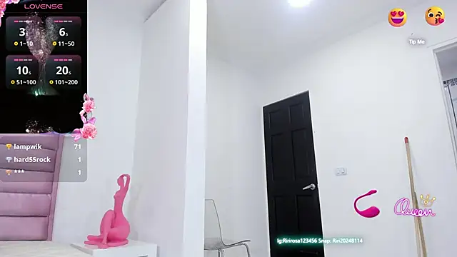 Ririblonde1's cam snapshot