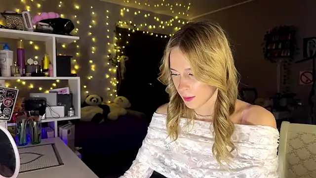 amily_sunray's cam snapshot