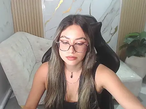 Katyy_b_'s cam snapshot