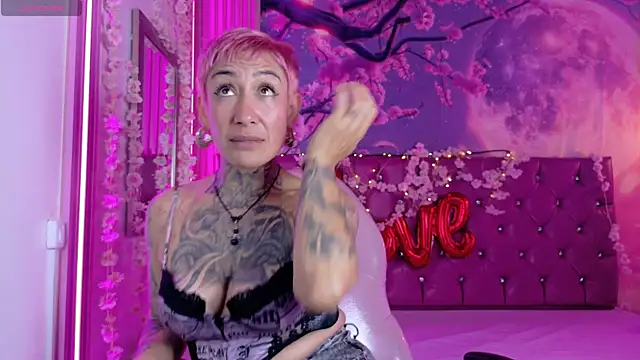 Everlyn_sexx's cam snapshot