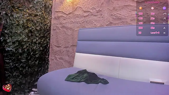 Nahomii__Doll live sex cam