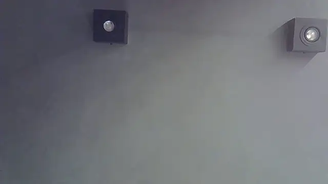 SkinnyKitten live sex cam