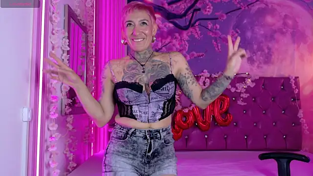 Everlyn_sexx's cam snapshot