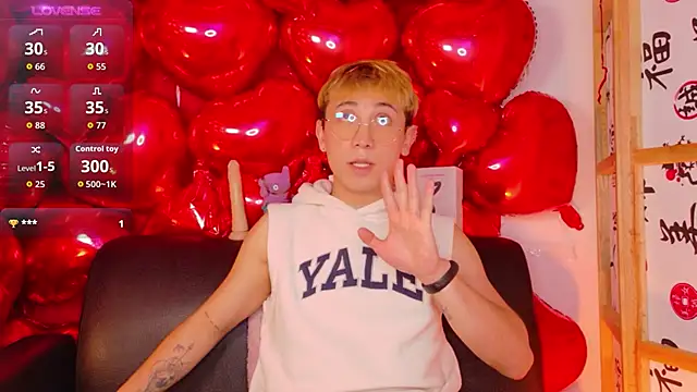 Naughty__Chriss's cam snapshot