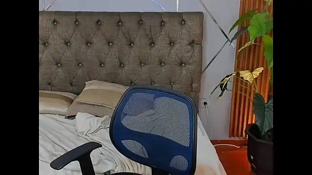 sasha_gracee_'s cam snapshot