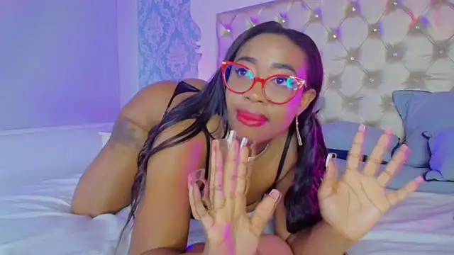 CaseyMoon's cam snapshot