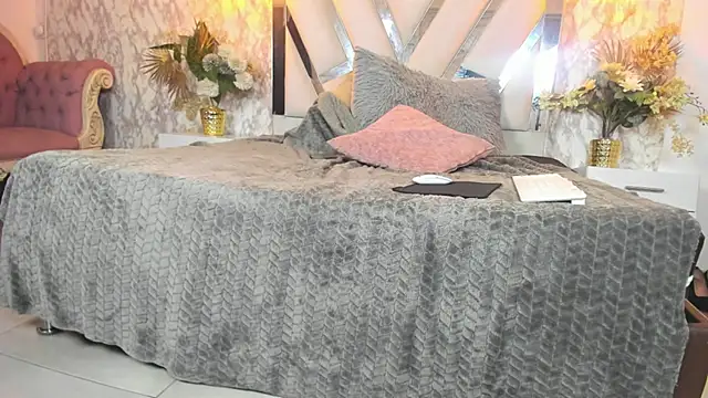 Mysterius_Woman's cam snapshot