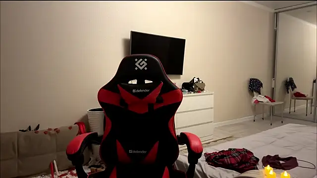 ElliKrovel live sex cam