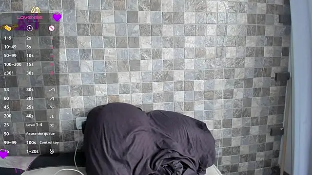 Sophia_cyrus11 live sex cam