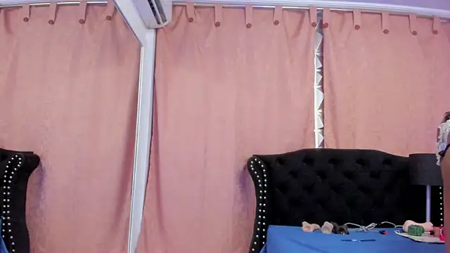 Cleo-Escobar live sex cam