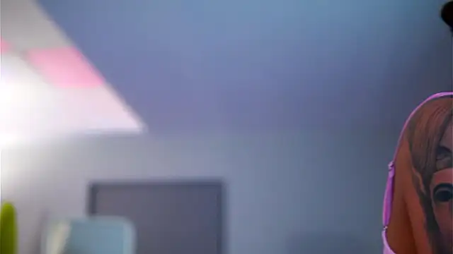 RaquelleVon live sex cam