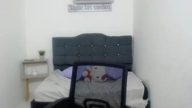 Aleja_Gold's cam snapshot