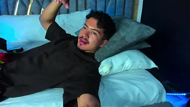 NicolaiKarav live sex cam