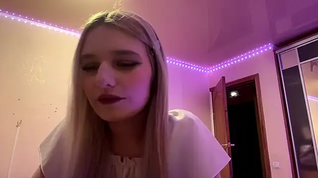 MiaBerlateen's cam snapshot