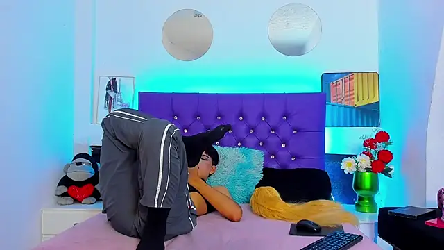 RegannTaylor live sex cam