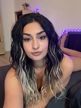 Mia_spicyy's cam snapshot