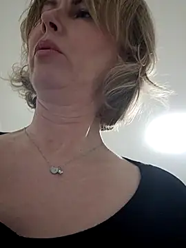 stellahere8's cam snapshot