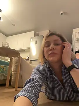 CarmenBlues_'s cam snapshot