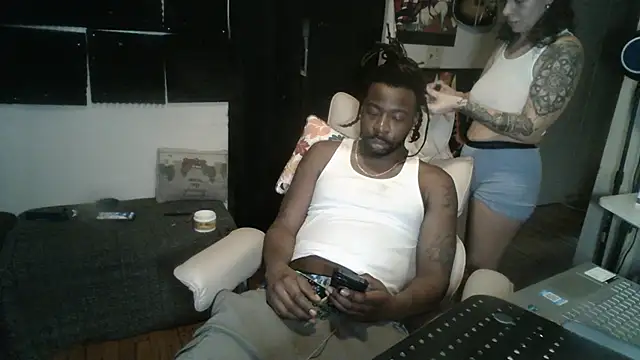 CoffeeNCreamHer live sex cam