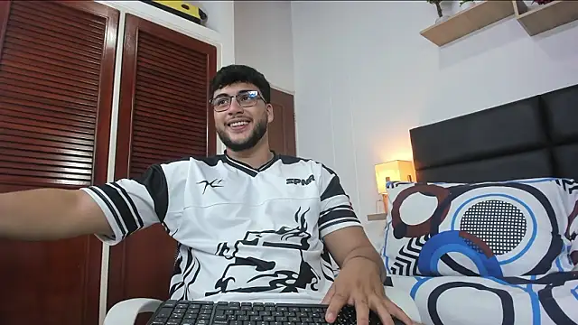 mike_foxxx_'s cam snapshot