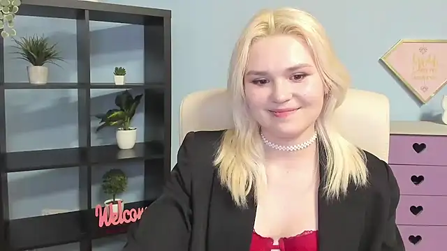 SweetLilyxo's cam snapshot