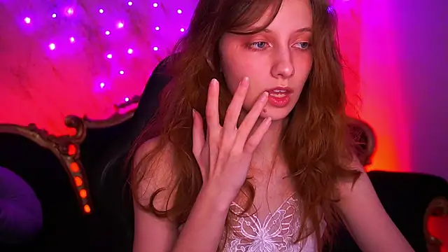 CuteeFoxy's cam snapshot