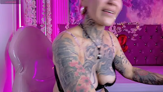 Everlyn_sexx's cam snapshot