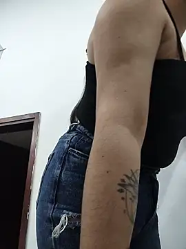 _Sarah-Office1's cam snapshot