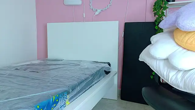 BriannaCarter__'s cam snapshot