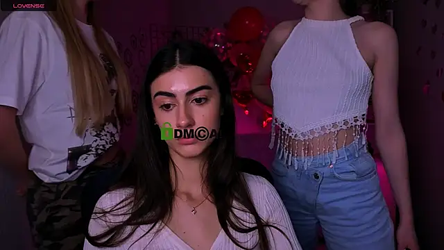 nekky_mouse live sex cam