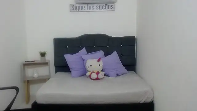 Aleja_Gold's cam snapshot